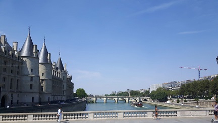 قلعة في باريس